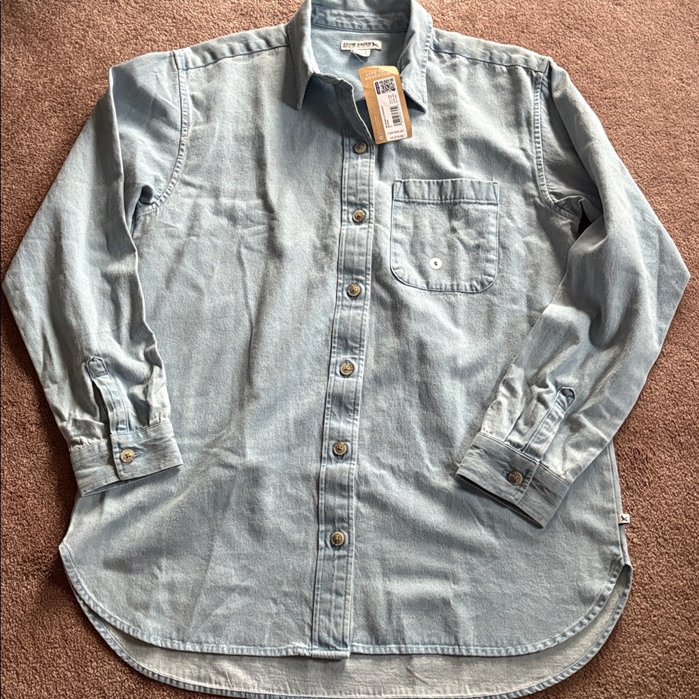 Eddie Bauer denim long sleeve button up shirt small NWT - Picture 2 of 3
